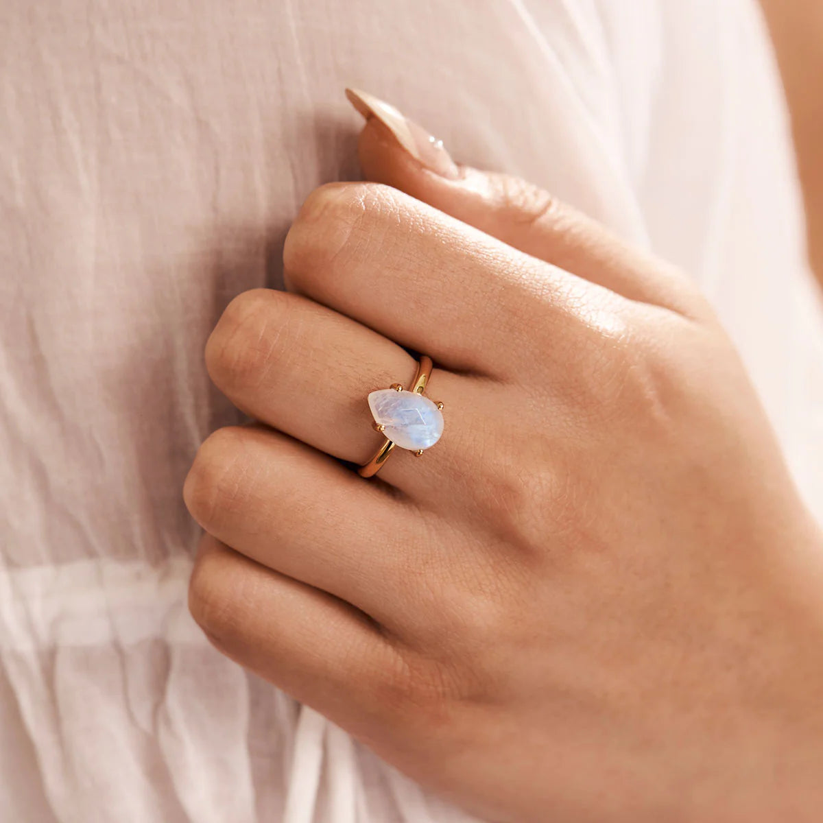 Moonlit Moonstone Ring Gold